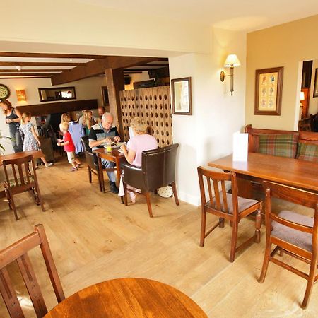 Rose And Crown 호텔 포스콜 외부 사진