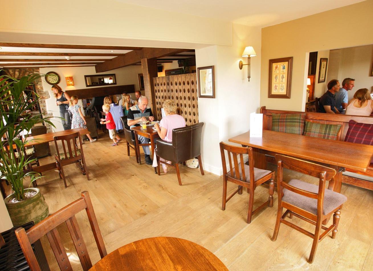 Rose And Crown 호텔 포스콜 외부 사진